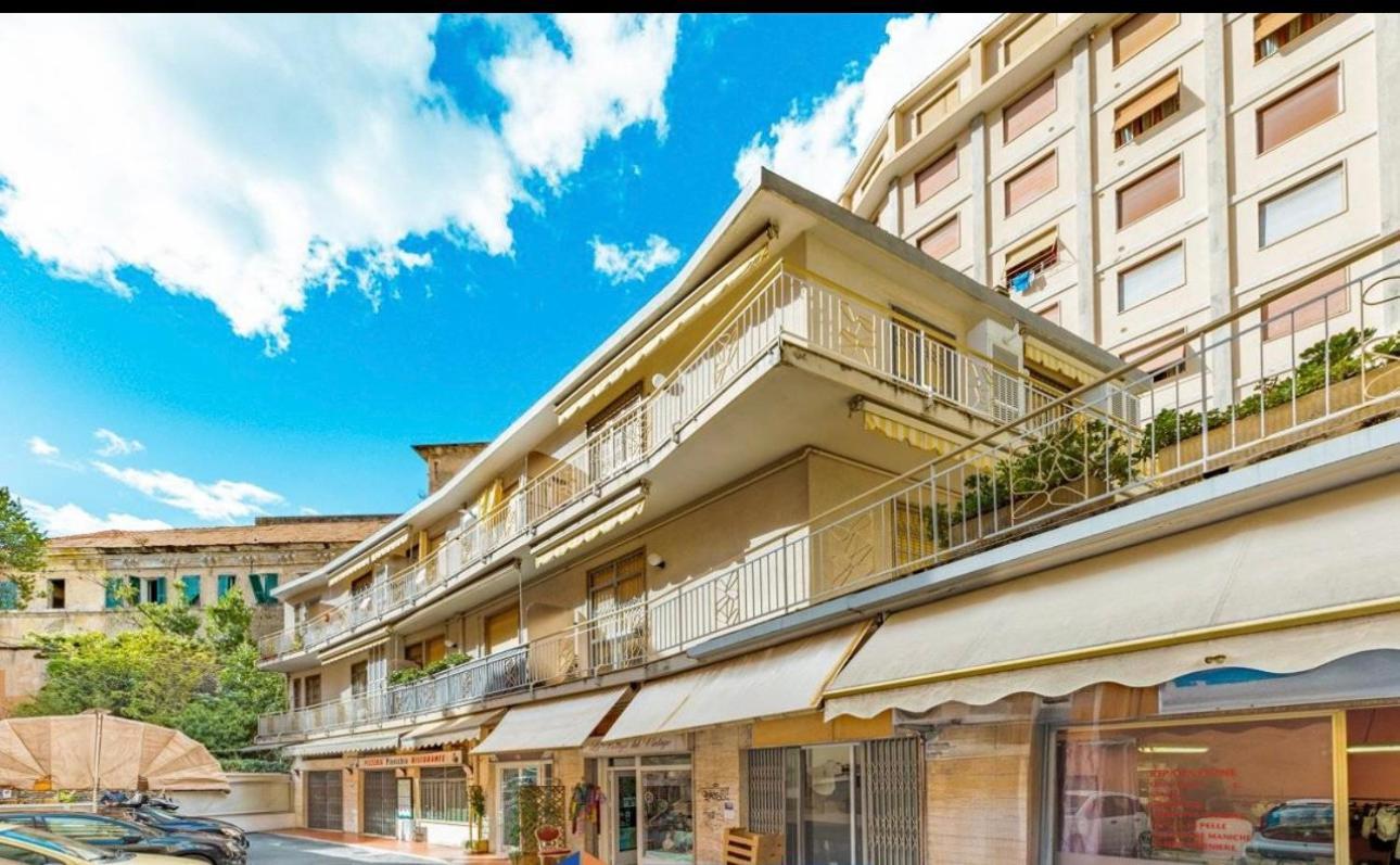 Casa Girasole Sanremo Centro Appartement Buitenkant foto