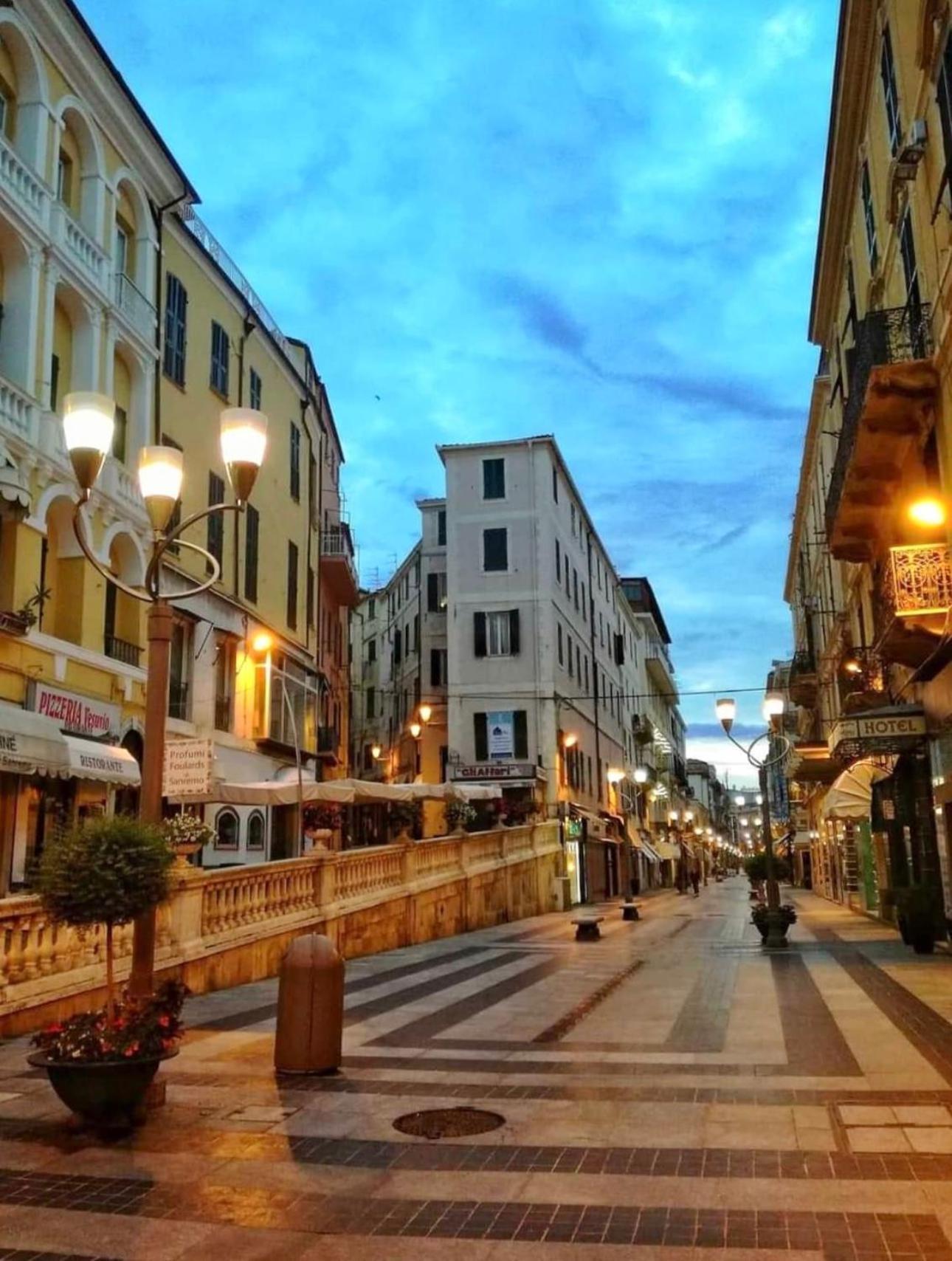 Casa Girasole Sanremo Centro Appartement Buitenkant foto